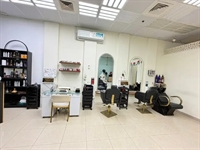 ladies beauty salon nail - 3