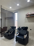 spacious ladies beauty centre - 3