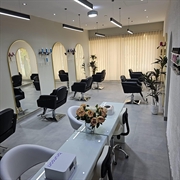 premium ladies salon dubai - 1