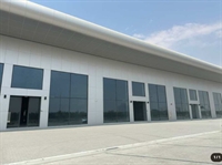 commercial showroom lease opportunity - 1