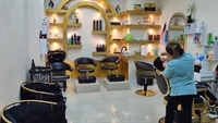 fully equipped ladies salon - 1