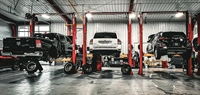 luxury auto maintenance garage - 1