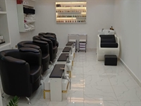 established ladies beauty salon - 3