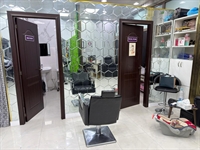 distress deal ladies' salon - 1